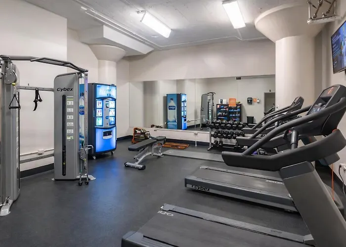 Mccormick Oasis With Balcony, Optional Parking, Patio And Gym Sleeps 6 Near Mccormick Place, Grant Park, Soldier Field & Museum Campus Apartment Chicago