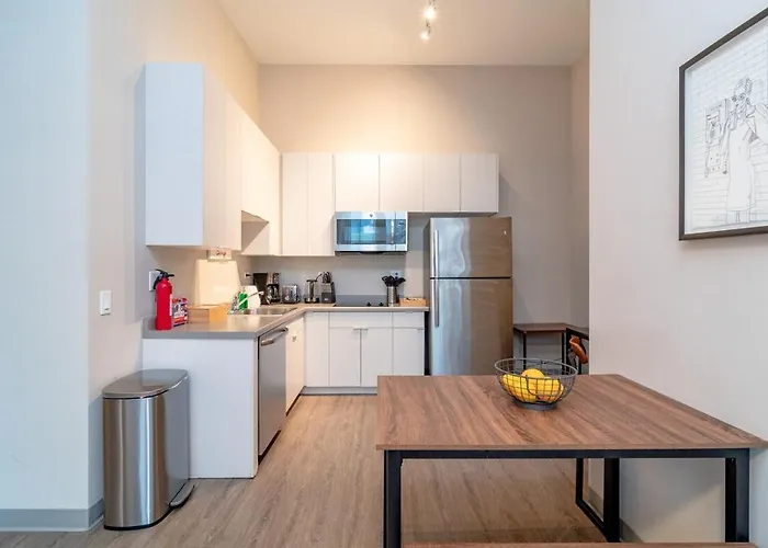 Mccormick Oasis With Balcony, Optional Parking, Patio And Gym Sleeps 6 Near Mccormick Place, Grant Park, Soldier Field & Museum Campus Apartment